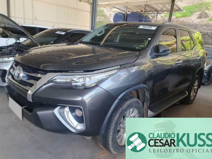 TOYOTA HILUX SW4 21/21